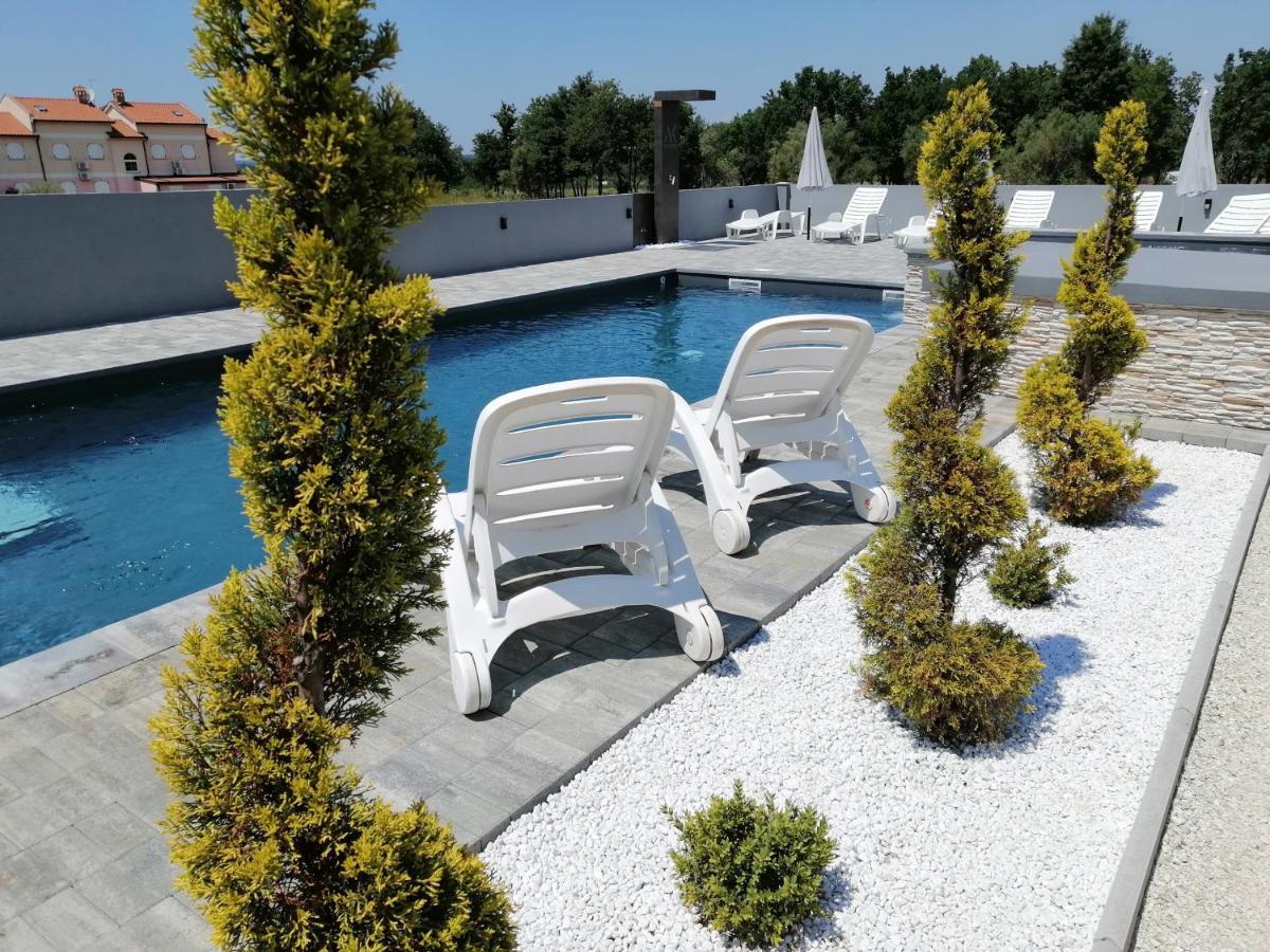 Apartment Camelia Пореч Экстерьер фото
