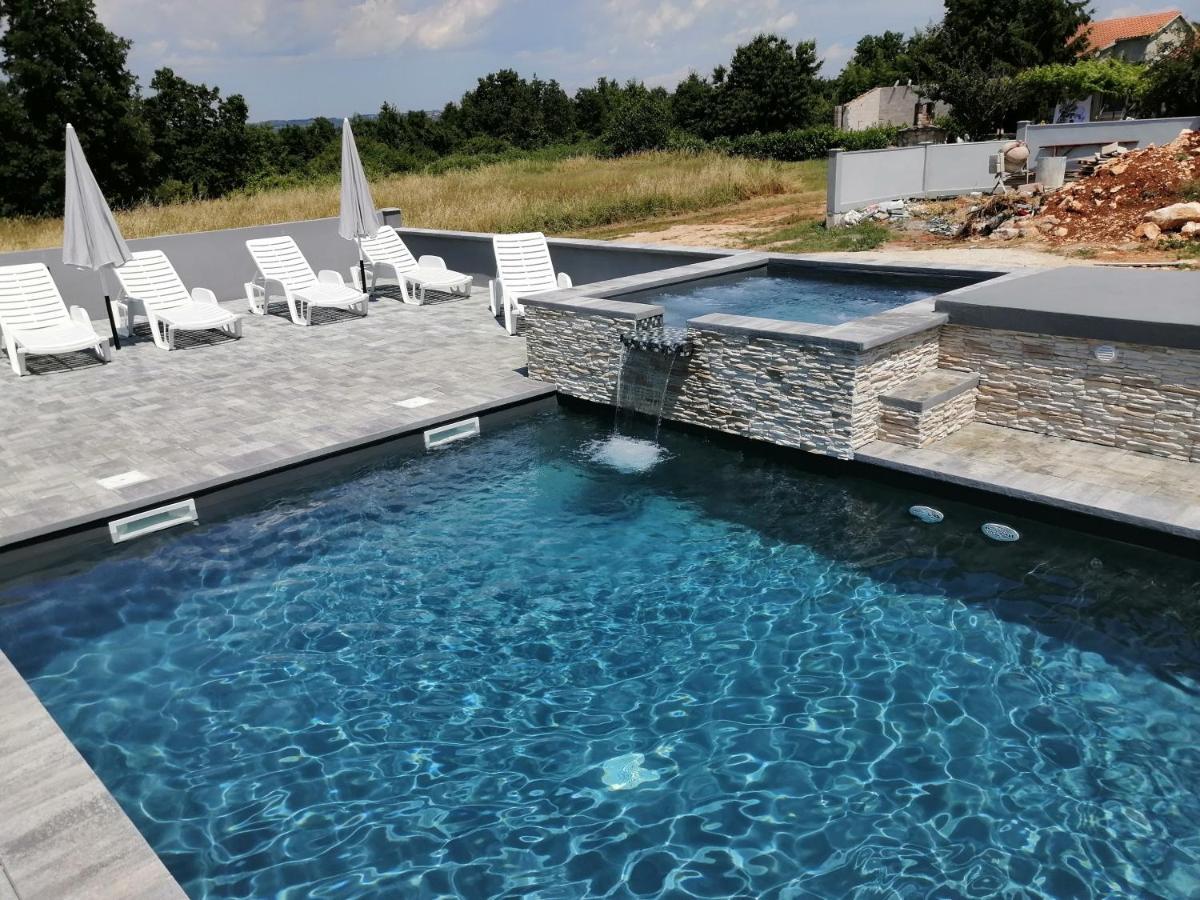 Apartment Camelia Пореч Экстерьер фото