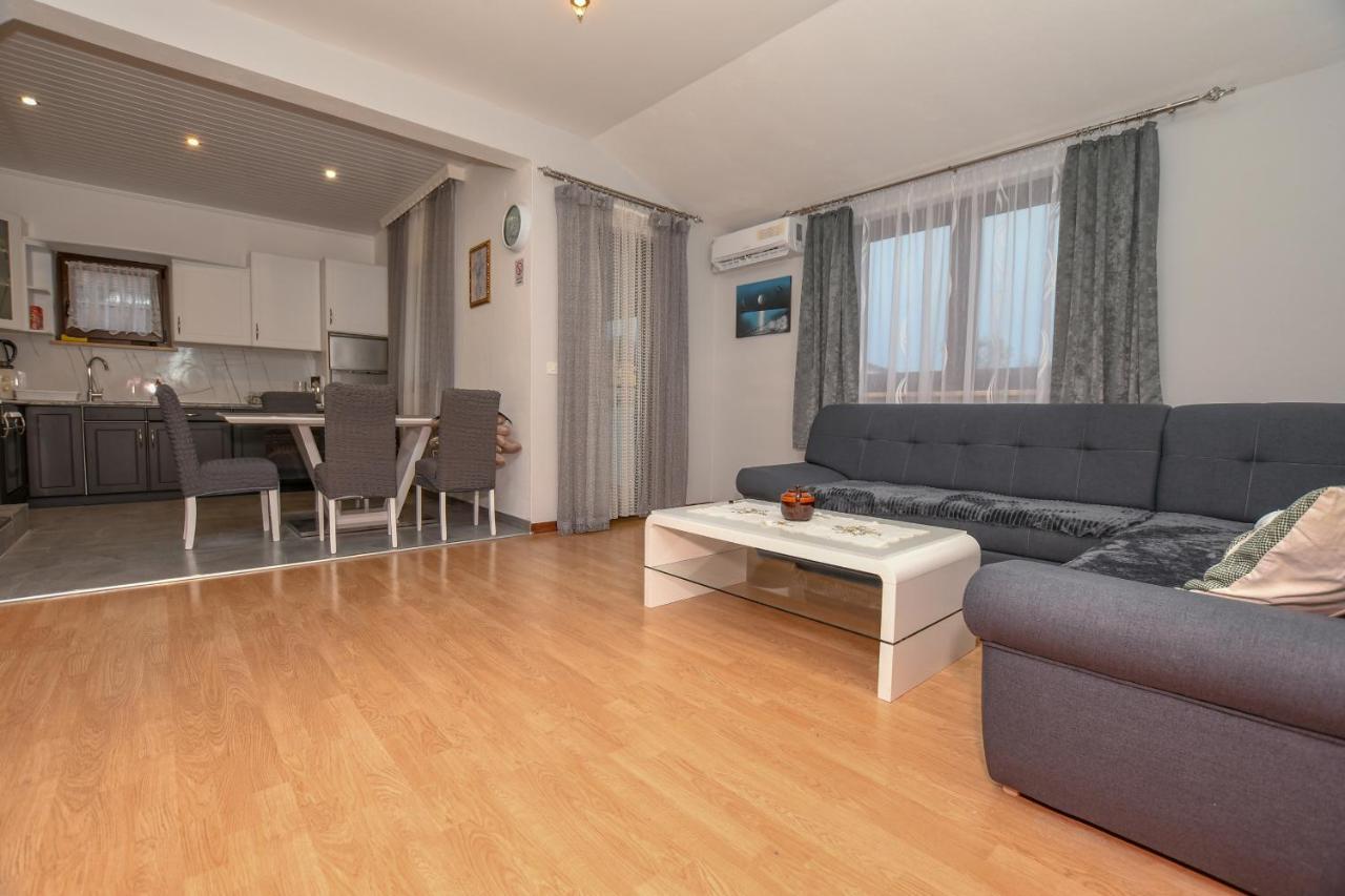 Apartment Camelia Пореч Экстерьер фото